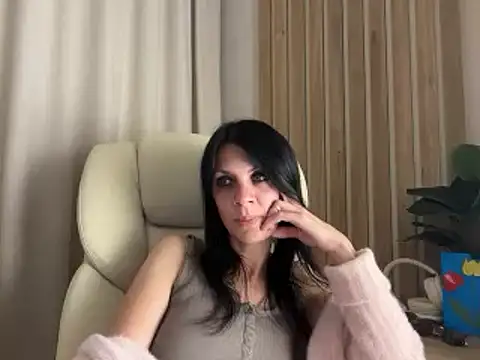 Snapshot of InjaAtHome chatting on June 24, 8:08 pm InjaAtHome online show from June 24, 8:08 pm