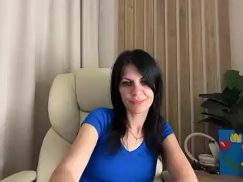 Snapshot of InjaAtHome chatting on June 28, 8:04 pm InjaAtHome online show from June 28, 8:04 pm