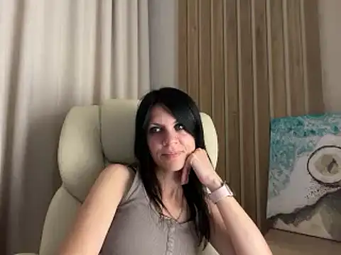 Snapshot of InjaAtHome chatting on July 5, 6:59 pm InjaAtHome online show from July 5, 6:59 pm