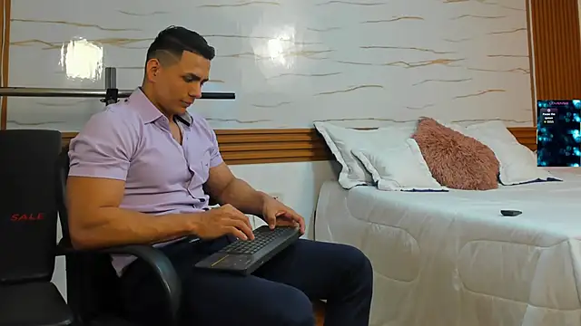 ChoreyTaiylor online show from November 30, 4:11 pm