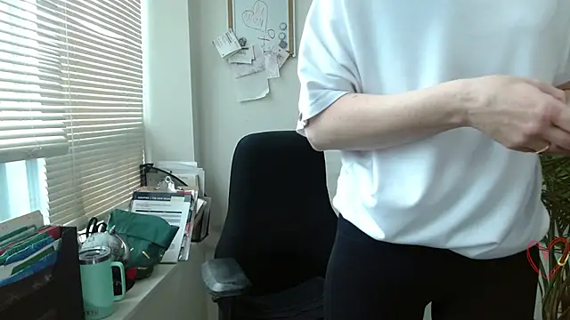 Snapshot of City_Kat chatting on May 6, 2:33 pm City Kat online show from May 6, 2:33 pm