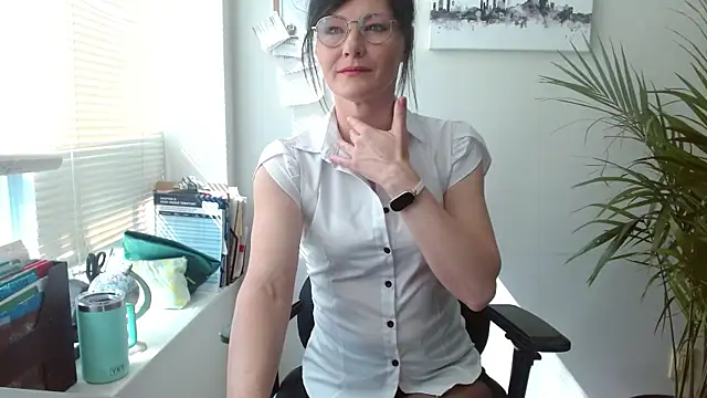 Snapshot of City_Kat chatting on May 26, 2:24 pm City Kat online show from May 26, 2:24 pm