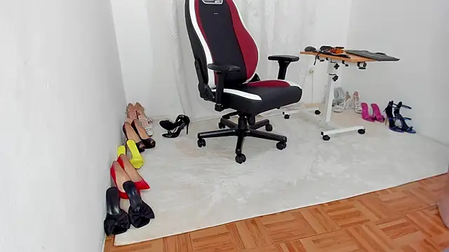 gingirel  online show from March 7, 12:04 am