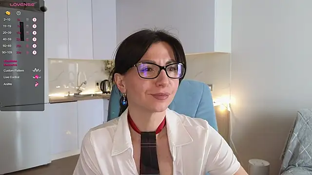 Snapshot of Mary_love16 chatting on May 15, 8:21 am Mary love16 online show from May 15, 8:21 am