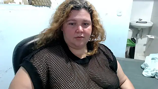 Snapshot of squirt322bbw chatting on May 9, 2:50 am squirt322bbw online show from May 9, 2:50 am
