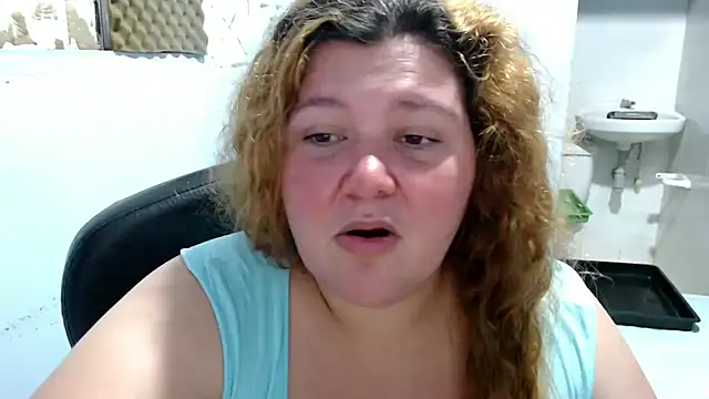 Snapshot of squirt322bbw chatting on May 18, 4:07 am squirt322bbw online show from May 18, 4:07 am