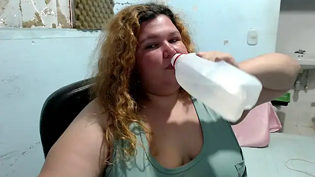 Snapshot of squirt322bbw chatting on May 31, 12:01 pm squirt322bbw online show from May 31, 12:01 pm