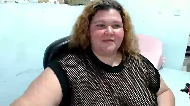 Snapshot of squirt322bbw chatting on June 20, 4:04 am squirt322bbw online show from June 20, 4:04 am