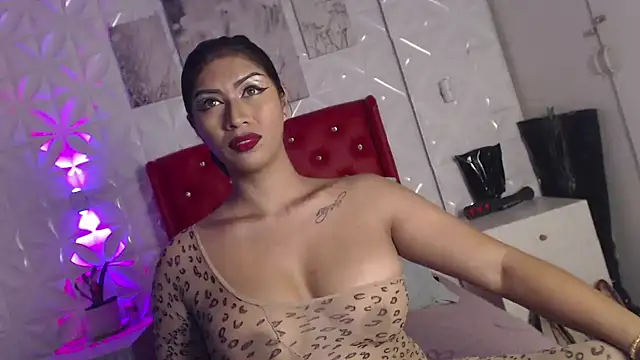 Snapshot of Fortuna_Goddess chatting on November 8, 9:35 pm Fortuna Goddess online show from November 8, 9:35 pm