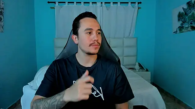 Snapshot of juan__jimenez chatting on March 22, 12:47 am juan jimenez online show from March 22, 12:47 am