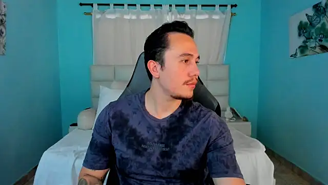 Snapshot of juan__jimenez chatting on March 28, 5:45 pm juan jimenez online show from March 28, 5:45 pm