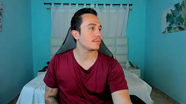 Snapshot of juan__jimenez chatting on April 2, 8:06 pm juan jimenez online show from April 2, 8:06 pm