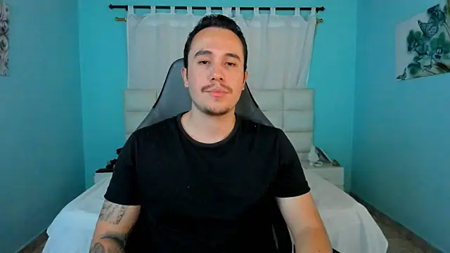 Snapshot of juan__jimenez chatting on April 6, 9:05 pm juan jimenez online show from April 6, 9:05 pm