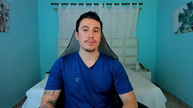 Snapshot of juan__jimenez chatting on April 8, 10:10 pm juan jimenez online show from April 8, 10:10 pm