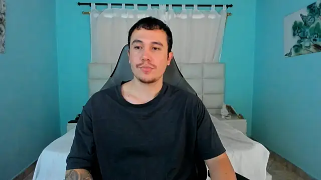 Snapshot of juan__jimenez chatting on April 10, 8:24 pm juan jimenez online show from April 10, 8:24 pm