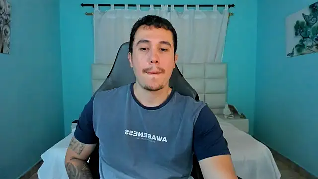 Snapshot of juan__jimenez chatting on April 11, 7:40 pm juan jimenez online show from April 11, 7:40 pm