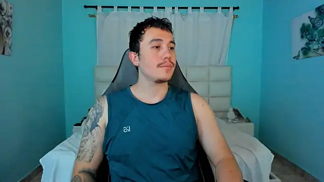 Snapshot of juan__jimenez chatting on April 12, 9:20 pm juan jimenez online show from April 12, 9:20 pm