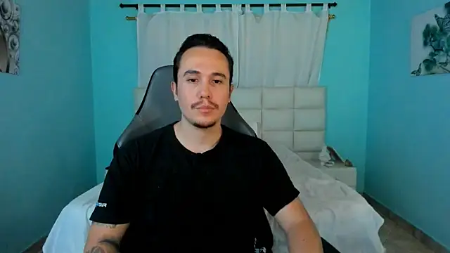 Snapshot of juan__jimenez chatting on April 18, 10:54 pm juan jimenez online show from April 18, 10:54 pm
