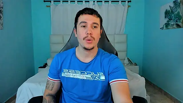 Snapshot of juan__jimenez chatting on April 20, 8:43 pm juan jimenez online show from April 20, 8:43 pm