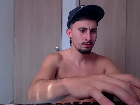 Snapshot of ChrisDamon chatting on September 19, 2:40 pm ChrisDamon online show from September 19, 2:40 pm