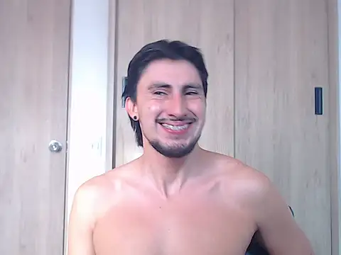 Snapshot of ChrisDamon chatting on November 6, 12:50 pm ChrisDamon online show from November 6, 12:50 pm