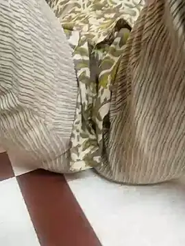 Snapshot of Beautifulsex4u chatting on December 14, 10:24 am Beautifulsex4u online show from December 14, 10:24 am