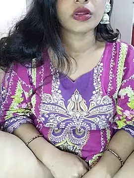 Snapshot of Beautifulsex4u chatting on February 25, 7:03 pm Beautifulsex4u online show from February 25, 7:03 pm