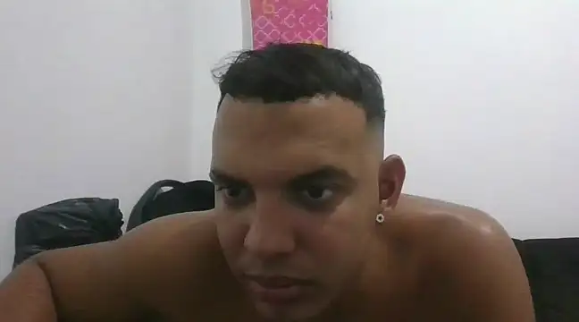 Snapshot of elperrys chatting on March 11, 11:48 pm elperrys online show from March 11, 11:48 pm