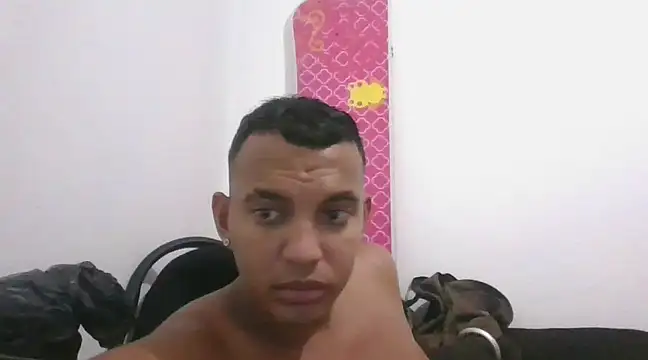 Snapshot of elperrys chatting on March 15, 7:59 pm elperrys online show from March 15, 7:59 pm