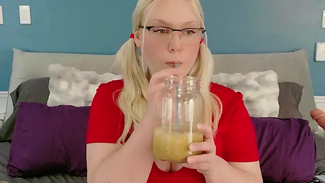 SaraBearXo online show from June 6, 1:05 pm