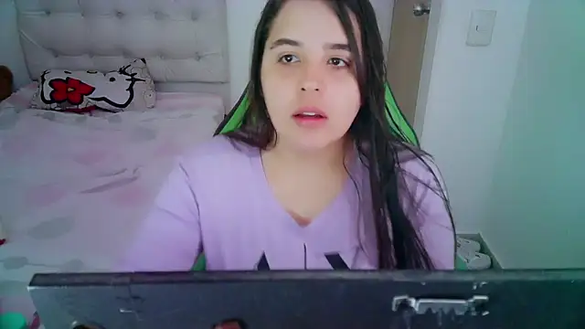  alicia z online show from December 13, 5:32 pm