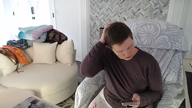 AuroraWillows online show from January 7, 7:05 pm