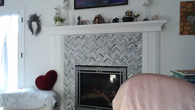 AuroraWillows online show from March 7, 3:20 pm