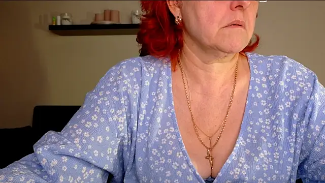 Snapshot of JoannaAndNeighbour chatting on June 15, 7:32 am JoannaAndNeighbour online show from June 15, 7:32 am