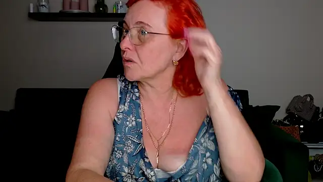 Snapshot of JoannaAndNeighbour chatting on July 6, 3:03 pm JoannaAndNeighbour online show from July 6, 3:03 pm