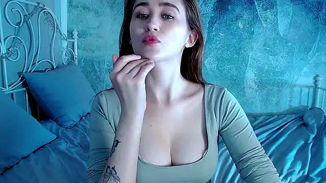 millllina online show from October 31, 1:17 am