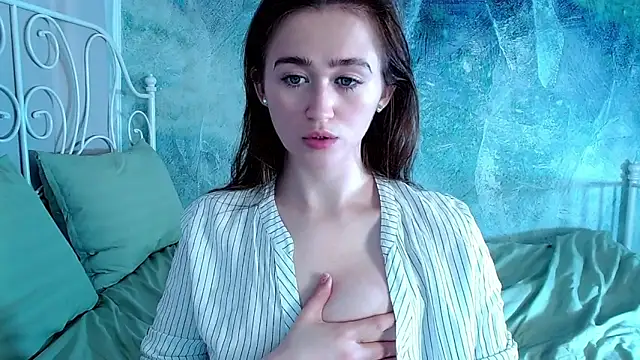 millllina online show from March 14, 10:42 am