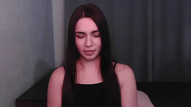 Snapshot of HannahMeid chatting on December 9, 8:23 pm HannahMeid online show from December 9, 8:23 pm