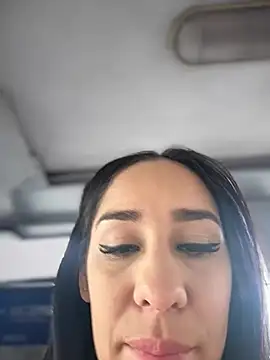 Snapshot of __IRIS__ chatting on May 16, 4:17 pm IRIS online show from May 16, 4:17 pm