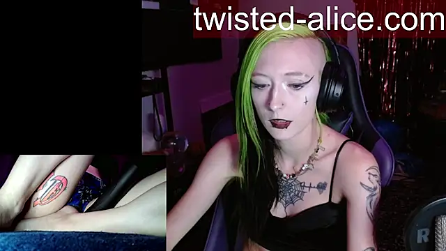 Snapshot of alicewonder09 chatting on July 11, 3:20 am alicewonder09 online show from July 11, 3:20 am