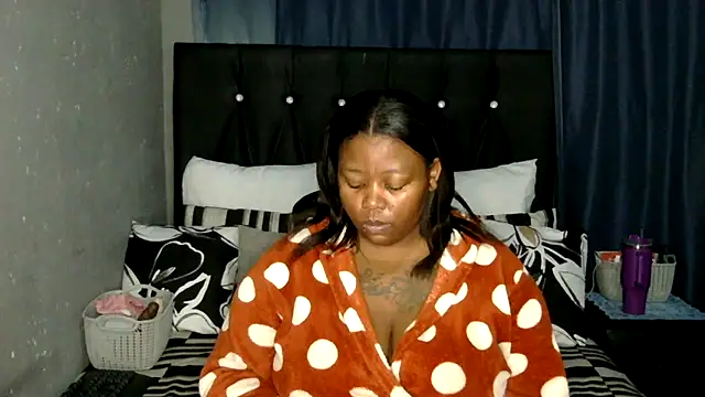 Snapshot of caramelbooty69 chatting on March 31, 4:13 am caramelbooty69 online show from March 31, 4:13 am