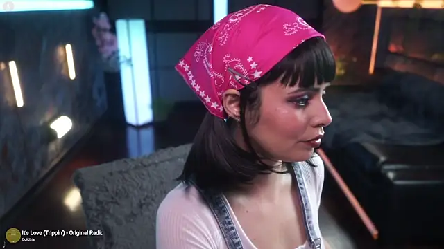 Snapshot of alessa_goreng chatting on January 10, 6:59 am alessa goreng online show from January 10, 6:59 am