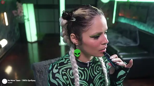 Snapshot of alessa_goreng chatting on January 17, 8:19 am alessa goreng online show from January 17, 8:19 am