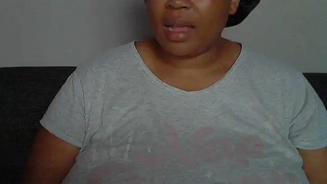 Snapshot of Sexy-queen99xx chatting on December 17, 7:25 am Sexy-queen99xx online show from December 17, 7:25 am