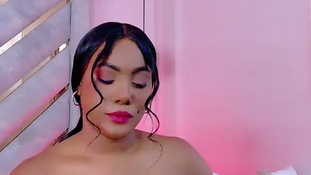 Sara Boom online show from December 18, 1:28 pm