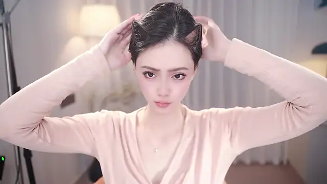 Ocean--Lili online show from November 10, 2:05 pm