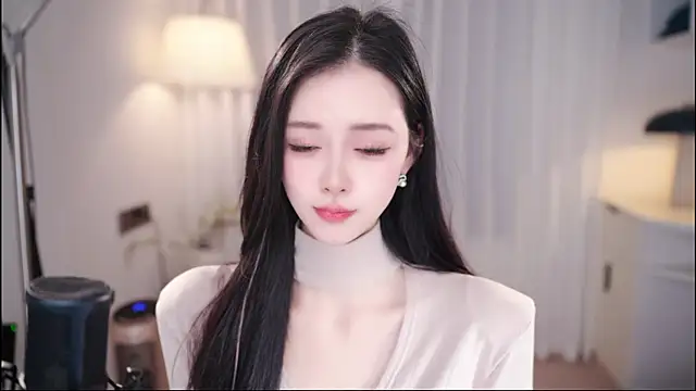 Ocean--Lili online show from December 5, 2:03 pm