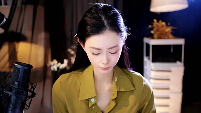 Ocean--Lili online show from April 28, 2:11 pm