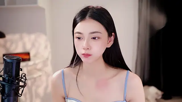 Snapshot of Ocean--Lili chatting on June 8, 2:17 pm Ocean--Lili online show from June 8, 2:17 pm