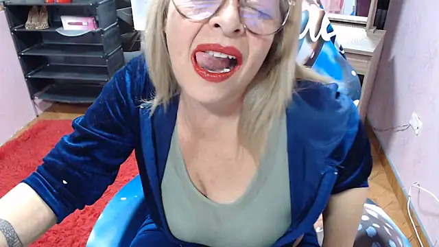 Snapshot of marinadenoche chatting on June 6, 12:38 am marinadenoche online show from June 6, 12:38 am